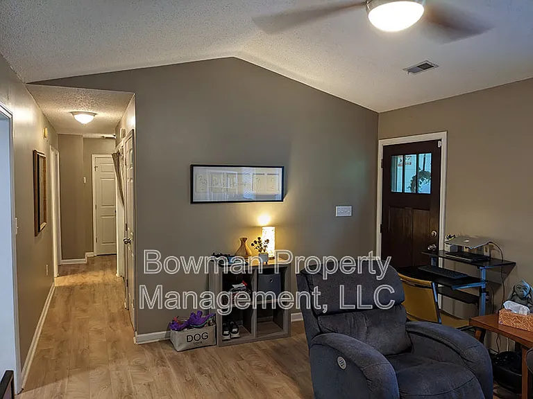 155 Rachel Way — Photo 4