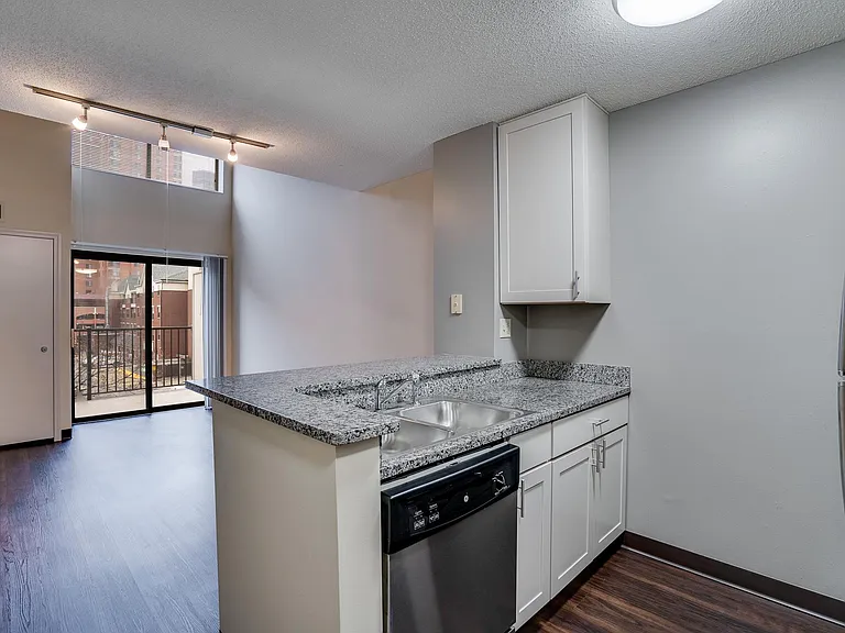 Laurel Village Apartments — Photo 61