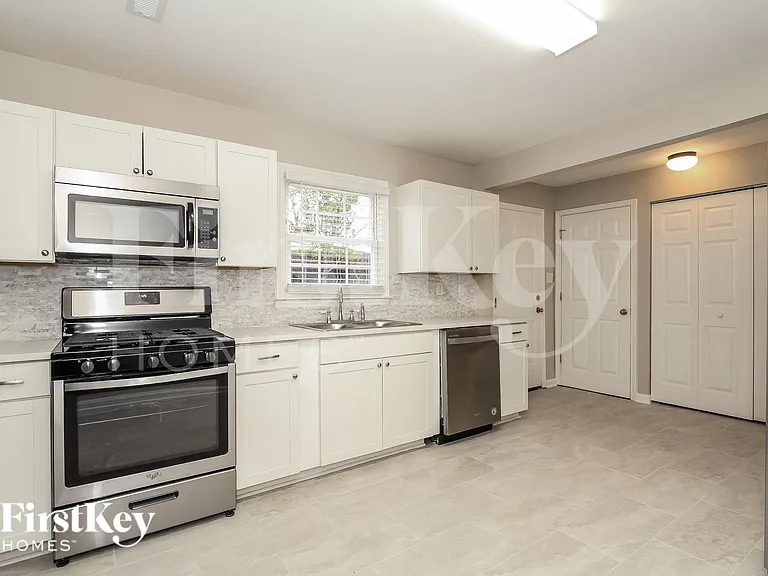 3610 Bardot Dr — Photo 6
