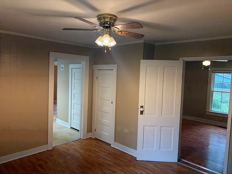 315 Cedar Ln — Photo 2