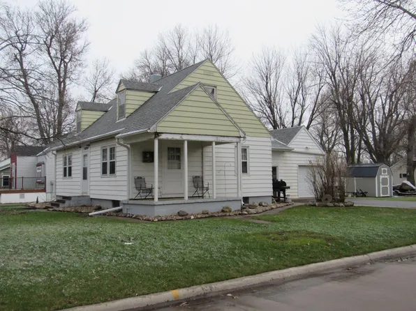 602 Woodcrest Ave, Worthington, MN 56187