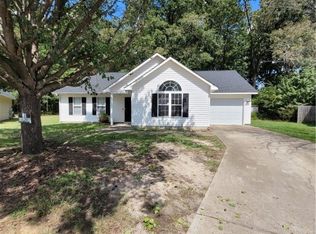 805 Nighthawk Pl, Fayetteville, NC 28314
