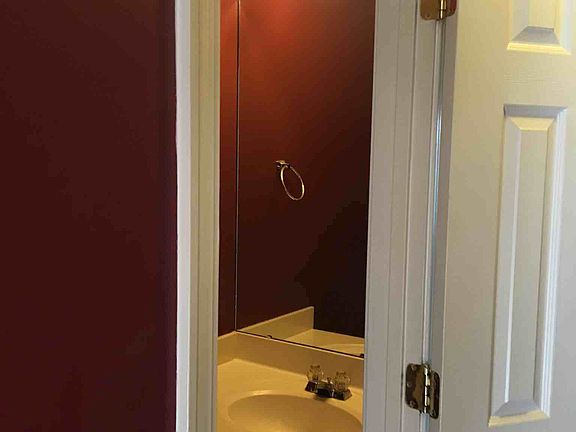 First floor 1/2 bath