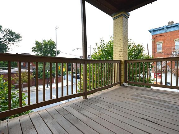 4th image of 1044 E Long St