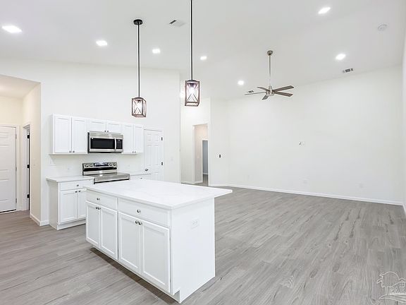 3rd image of 903 N 61st Ave