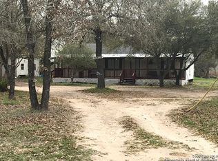 320 Leonard Rd, Pleasanton, TX 78064