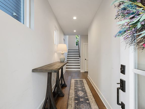 4th image of 422 Becanni Ln