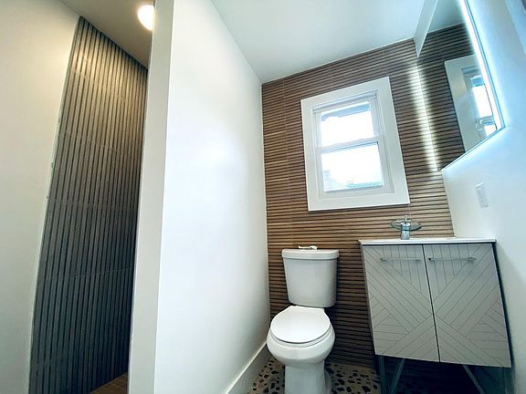 5th image of 483 Mercer St #1R