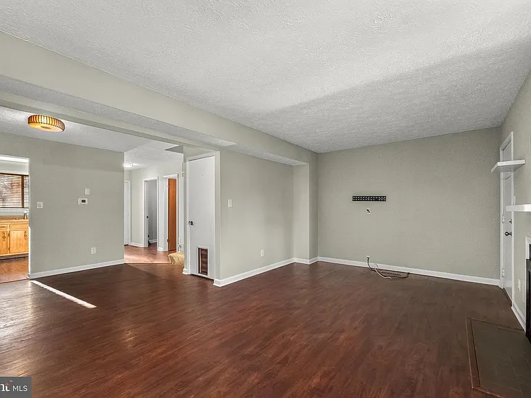 23348 Red Oak Ct — Photo 6
