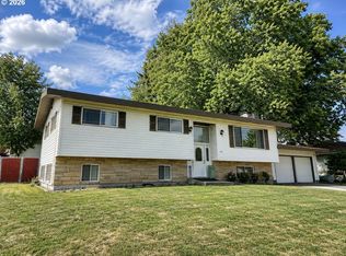 1801 E Laurel Dr, Newberg, OR 97132