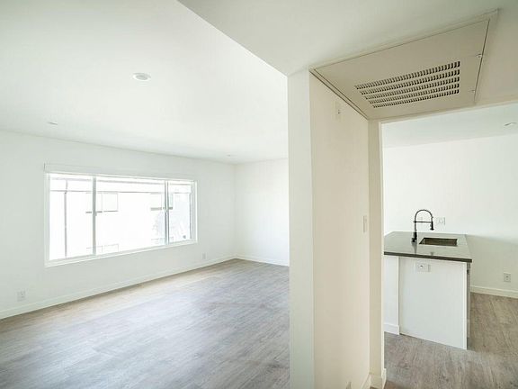 5th image of 3168 Wabash Ave APT 4