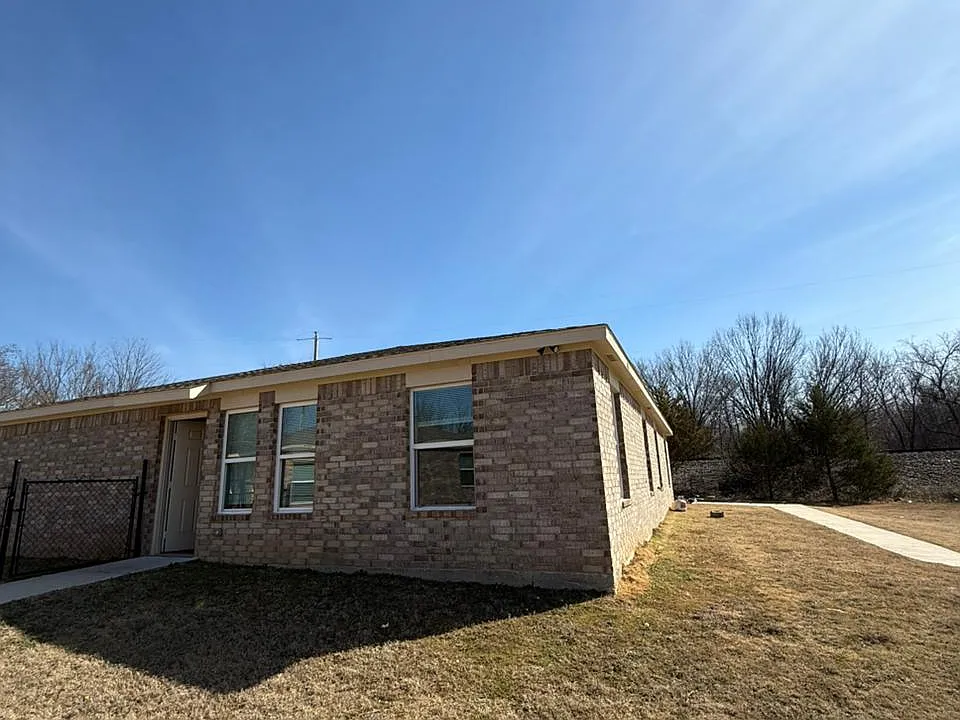 235 Pettit St SW #235