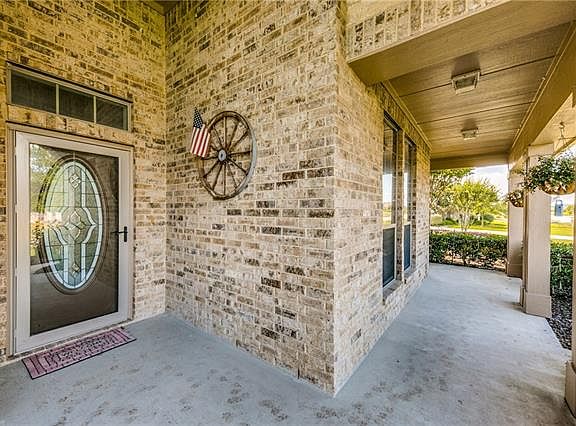 3rd image of 122 Alexander Ln