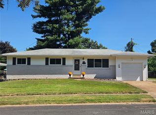 1395 Ensenada Dr, Florissant, MO 63031
