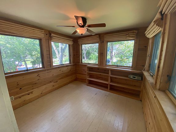 3rd image of 820 Triphammer Rd #1