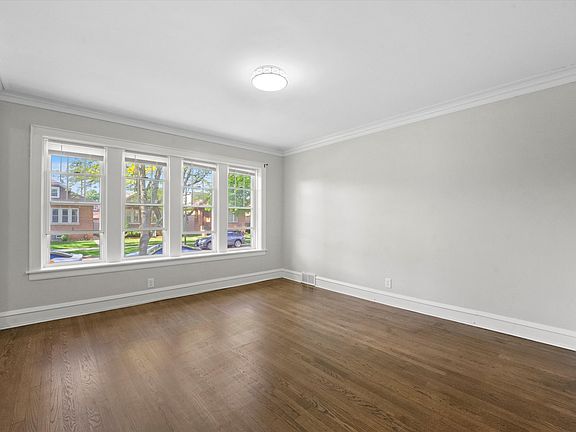 5th image of 6131 W Cornelia Ave