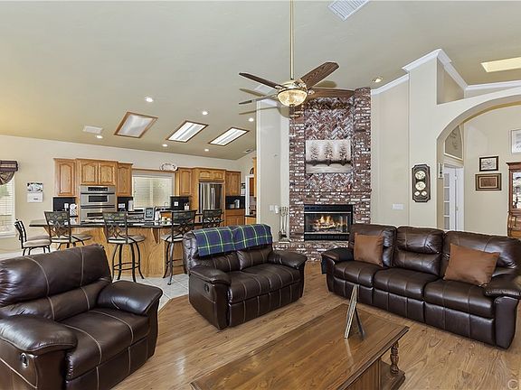 4th image of 14460 Hurricane Ln
