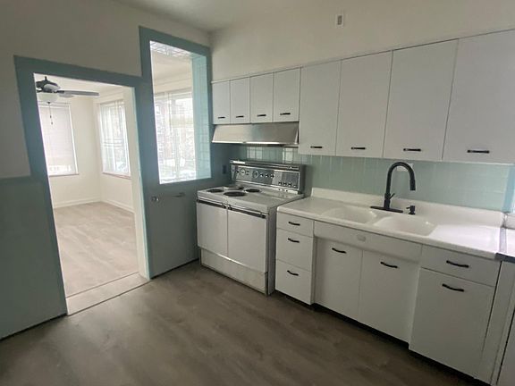 4th image of 4239 Gannett St Floor 2