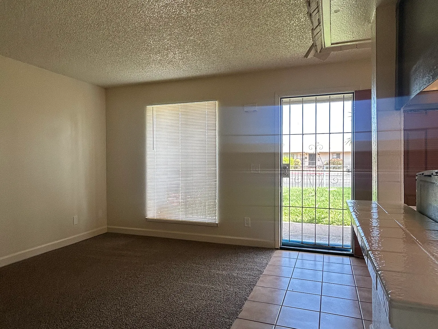 2 bed, 870 sqft, $1,375 — Photo 1