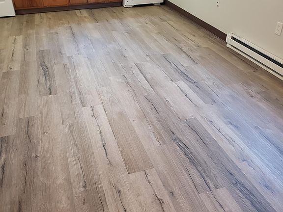 3rd image of 410 SE McKenzie St APT 4