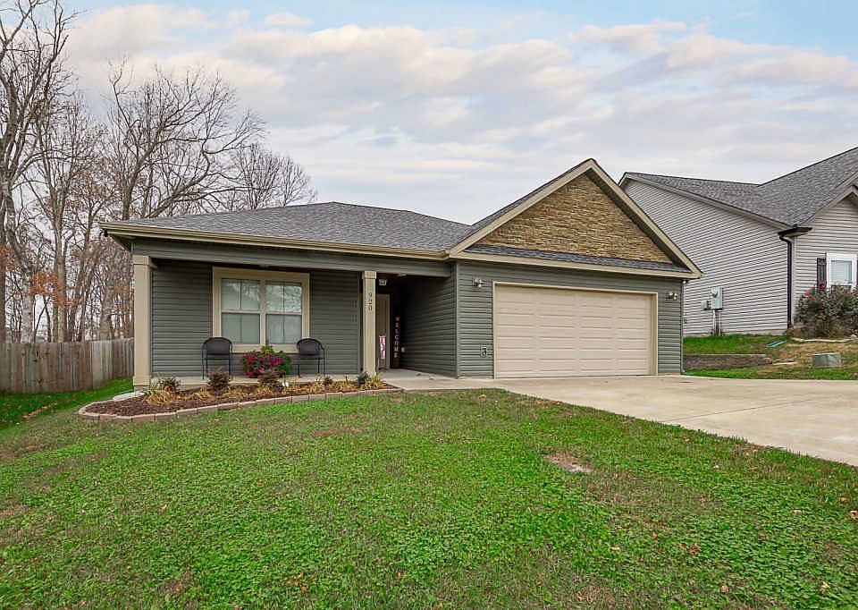 1st image of 920 Talon Hills Dr