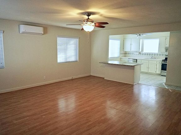 4th image of 1307 N Hollywood Way APT D