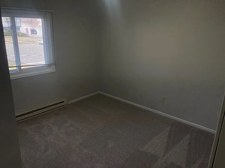 608 NE 4th Street — Photo 9