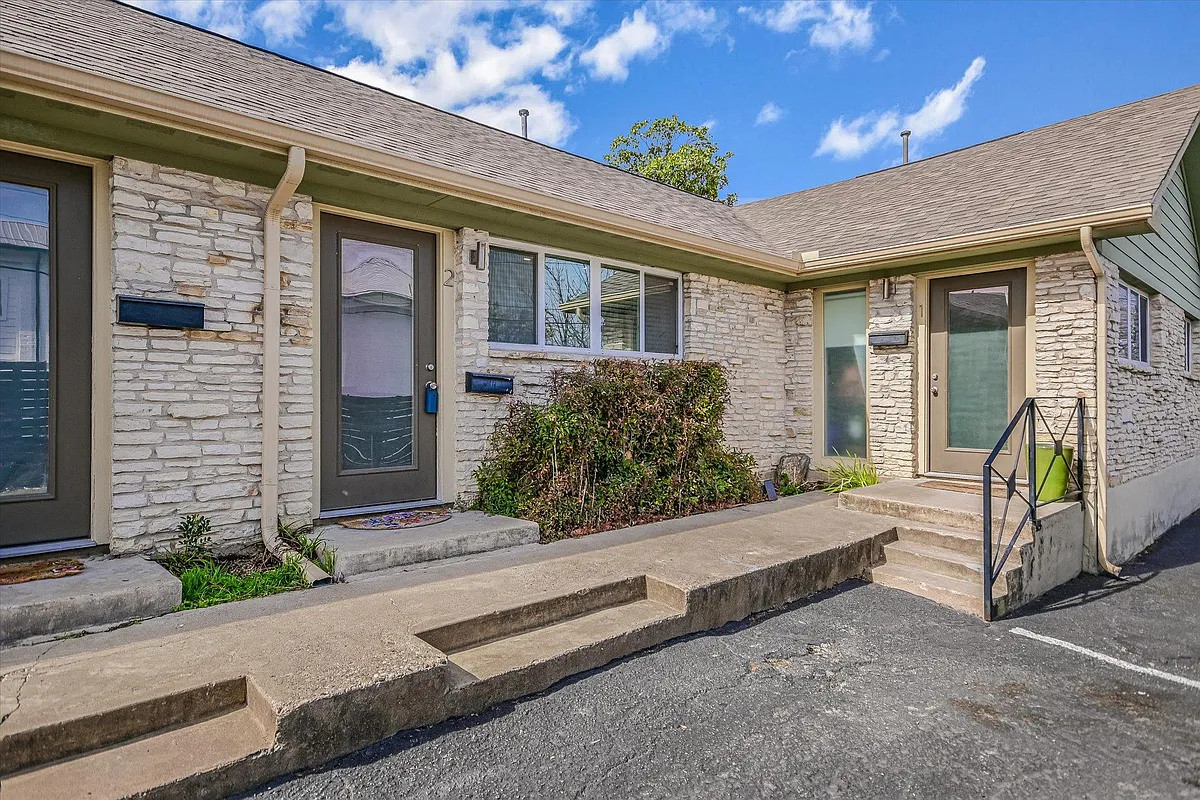 Building Photo - 1311 E 52nd St #2
