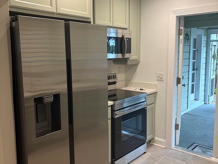 705 Daniels Ave — Photo 6