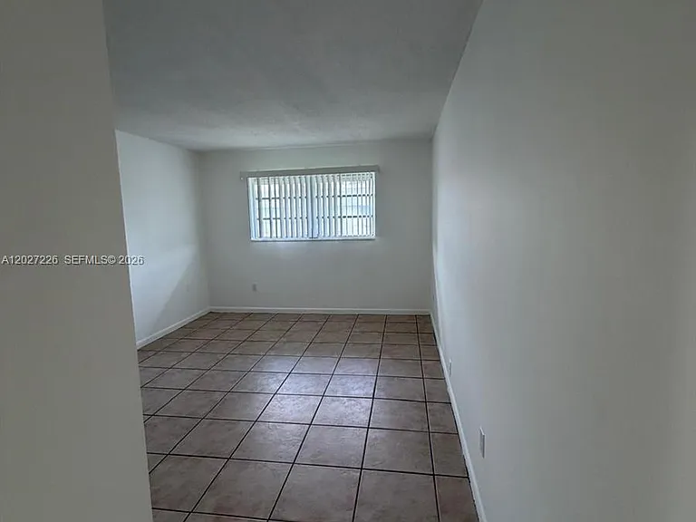 15205 NE 6th Ave #D303 — Photo 11