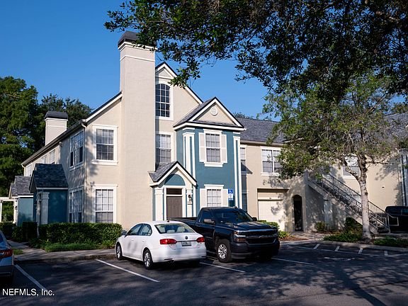 2nd image of 13703 RICHMOND PARK Drive N #3001