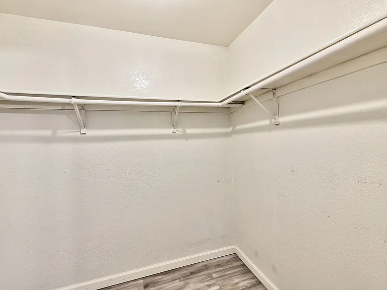 587 Sellers Pl — Photo 11