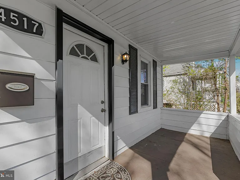 4517 Woodlea Ave — Photo 3