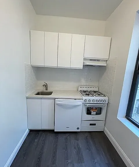 140 Claremont Ave #4J — Photo 7