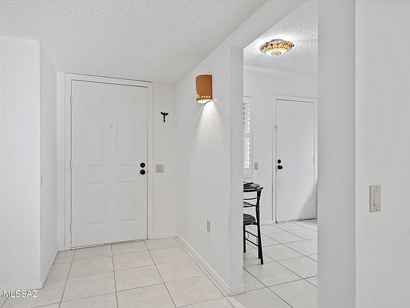 4th image of 545 W Paseo Del Prado