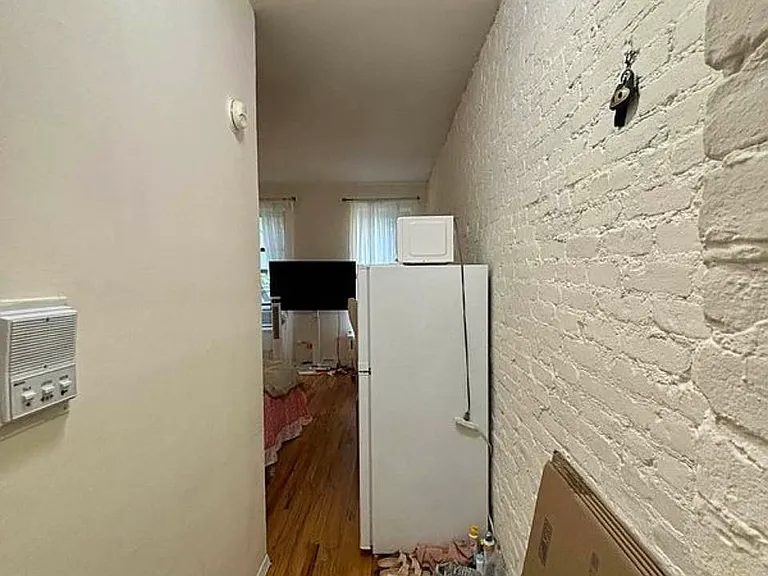 233 E 80th St #3D — Photo 8
