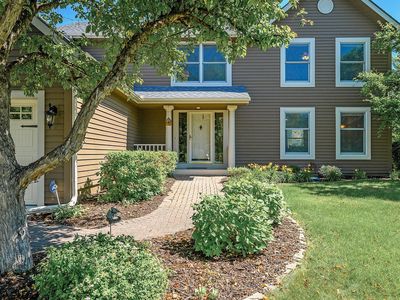 3430 Olive Ln N, Plymouth, MN, 55447