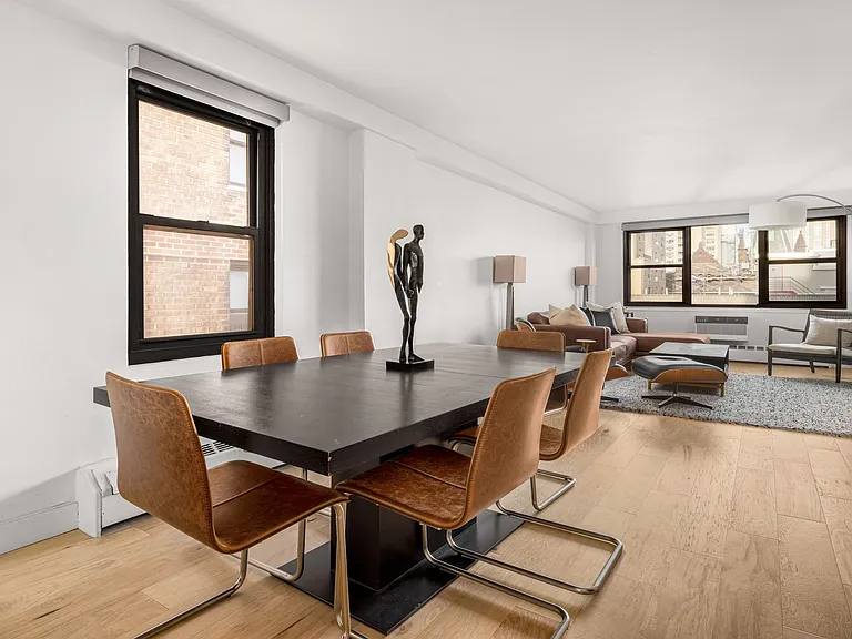 210 E 15th St #9L — Photo 1