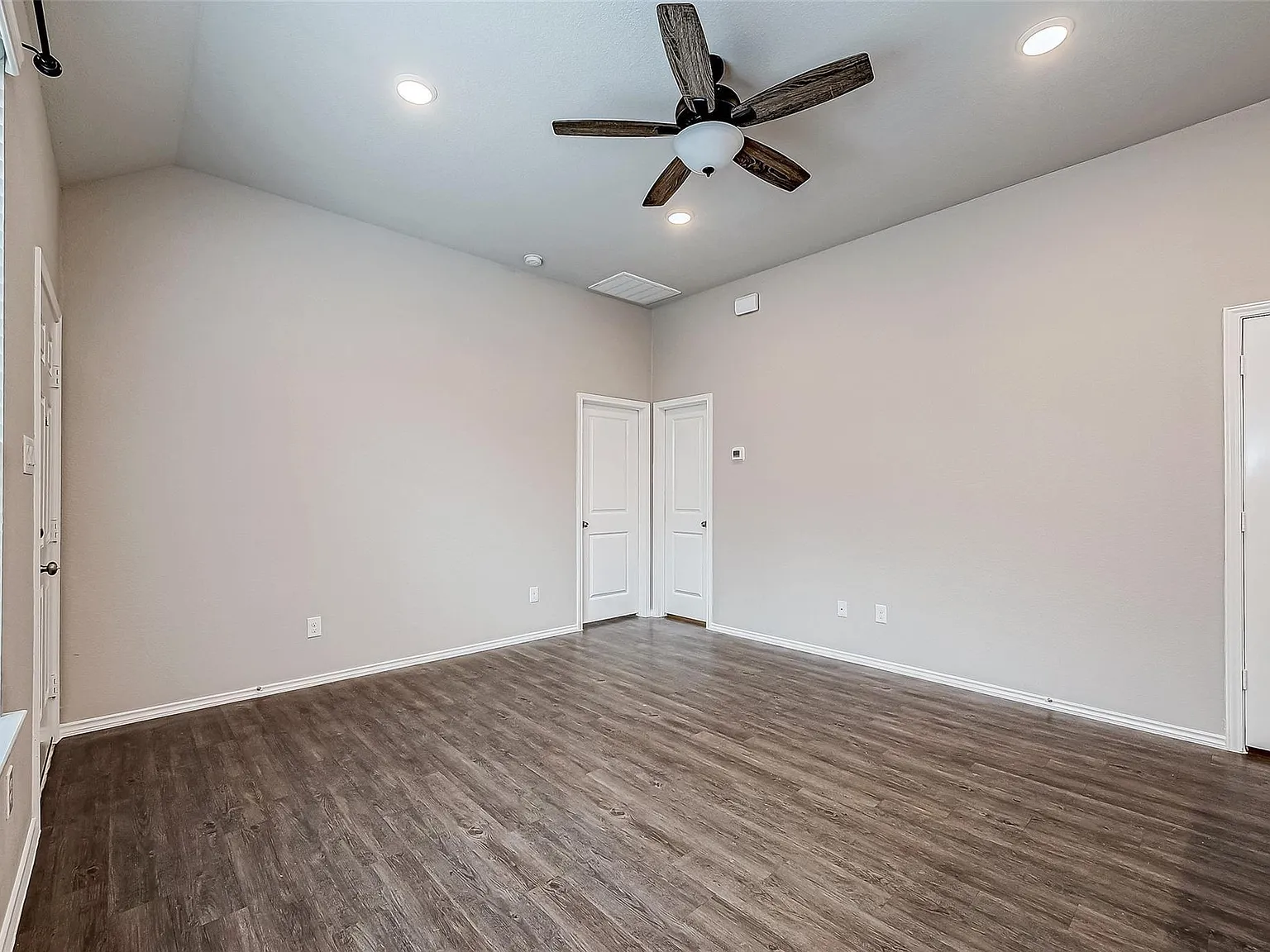 2 bed, 2.0 bath, 960 sqft, $1,350 — Photo 4