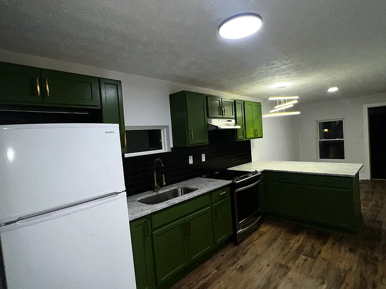 630 N Luett Ave — Photo 5