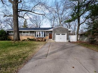 2829 Matilda St, Roseville, MN 55113