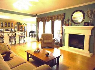 4900 Bradley Ln, Arlington, TX 76017