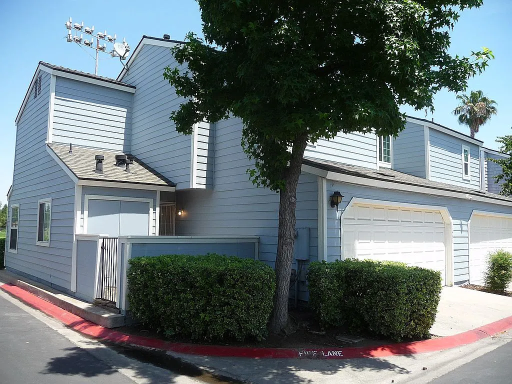 1461 Mayflower Way photo 1