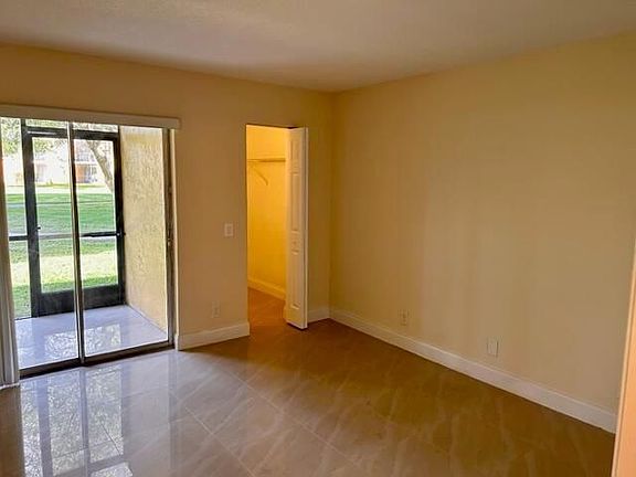 4th image of 510 Meadows Cir #510