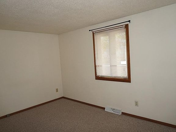 5th image of 202/204 E 8th St