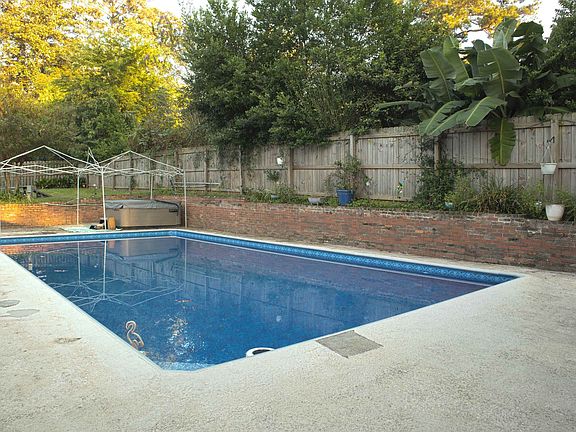 4th image of 723 N Bellamy Dr