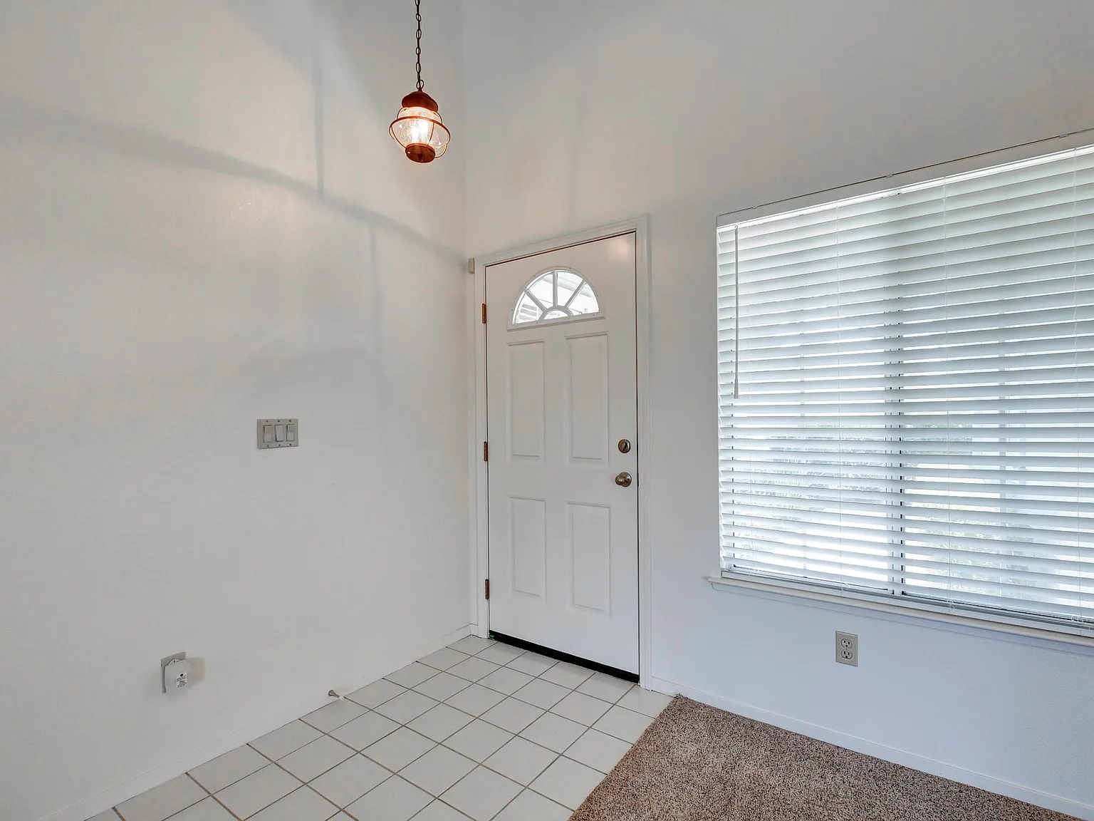3 bed, 1318 sqft, $2,600 — Photo 3