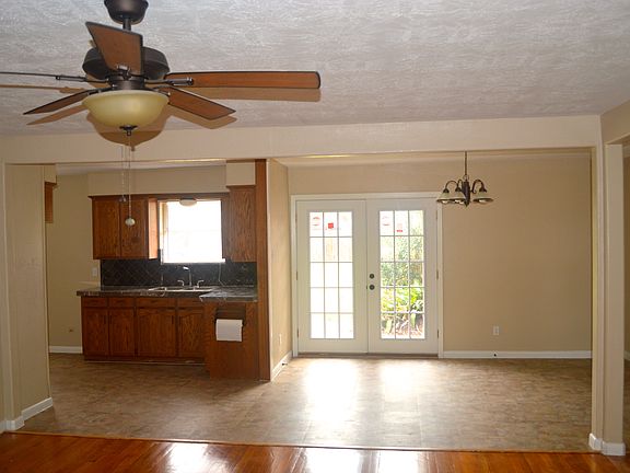 2nd image of 2003 San Jacinto Dr