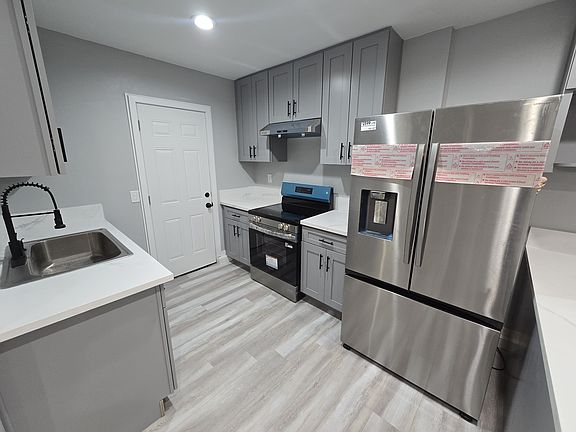 2nd image of 3588 Leroy St #3590