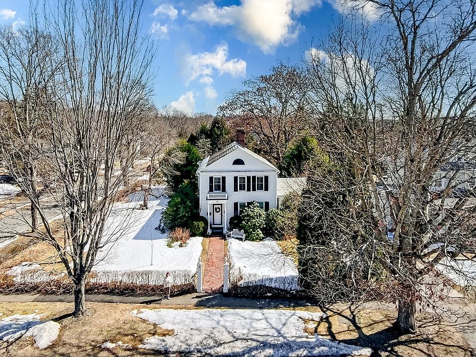 1st image of 96 College St